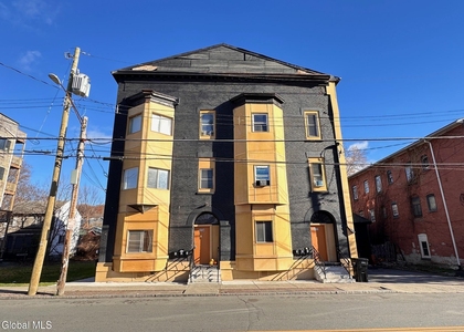 3134 6th Avenue - Photo 1