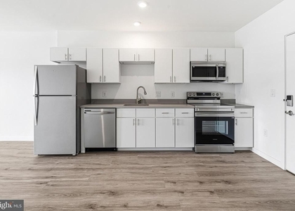 915 N Broad Street - Photo 1