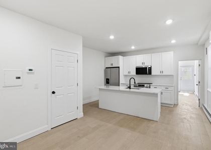 935 E Passyunk Avenue - Photo 1