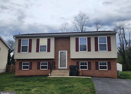 1048 Kasinof Avenue - Photo 1