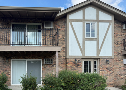 16w486 Lake Drive - Photo 1