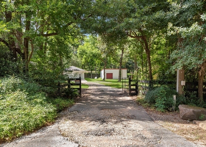 618 W Rollingwood Street - Photo 1