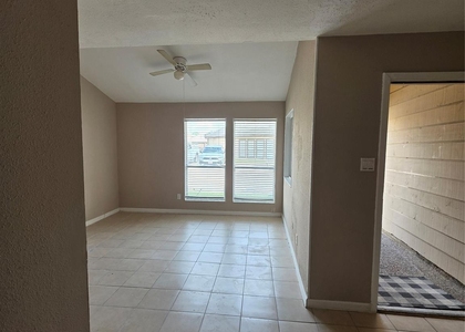 1014 Graham Drive - Photo 1