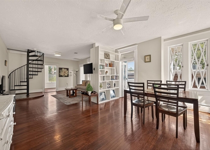 324 W Alabama Street - Photo 1