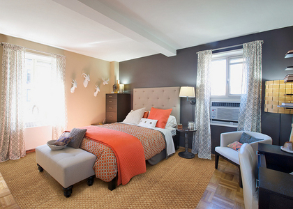 1st Avenue - Photo 1
