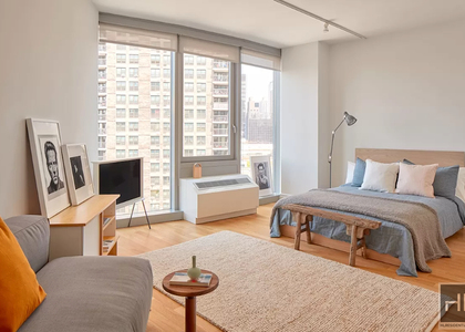 West 54th Street - Photo 1