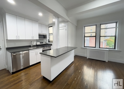 West 68 Street - Photo 1