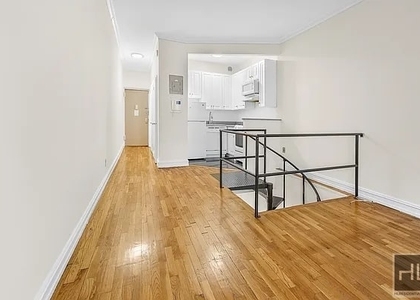 York Avenue - Photo 1