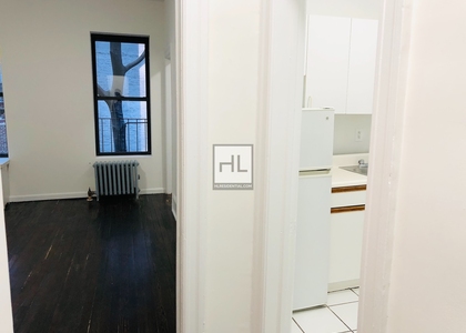 East 55 Street - Photo 1