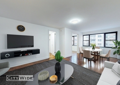 East 56 Street - Photo 1