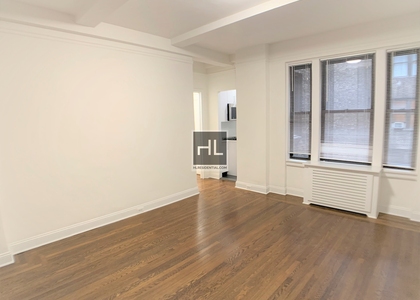 East 46 Street - Photo 1
