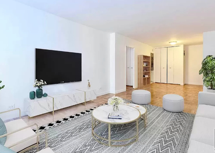 East 49 Street - Photo 1