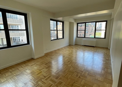 East 49 Street - Photo 1