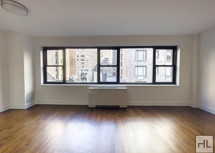 East 56 Street - Photo 1
