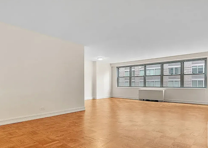 Eighth Avenue - Photo 1