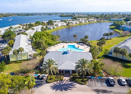 102 Pompano Drive Se - Photo 1