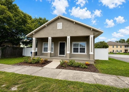 7605 N Dixon Avenue - Photo 1