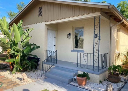 31 W Oakwood Street - Photo 1