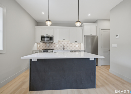 100 100 W Main Street - Photo 1