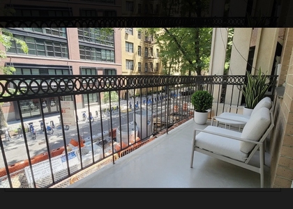 270 West 25th Street - Photo 1
