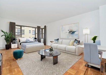 East 55 Street - Photo 1