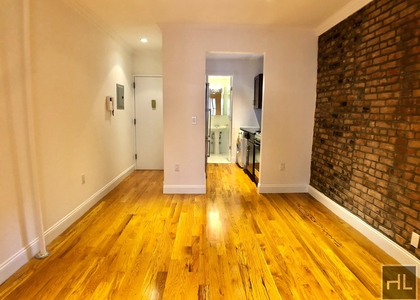 Mott Street - Photo 1