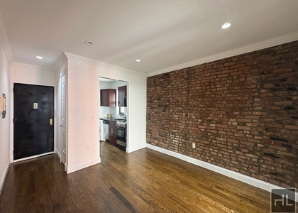 Mott Street - Photo 1