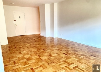 East 55 Street - Photo 1