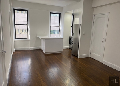 East 46 Street - Photo 1