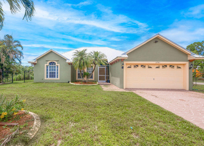 2741 Sw Pierson Road - Photo 1
