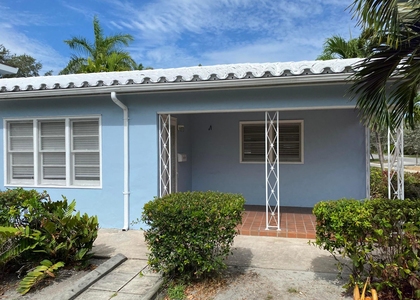 1020 Ne 3rd Street - Photo 1