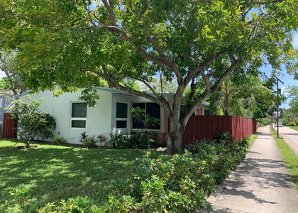 1500 Nw 5th Avenue - Photo 1