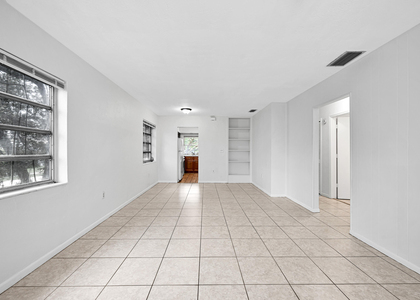 199 Sw 15th Street - Photo 1