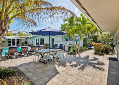 1123 Ne 14th Avenue - Photo 1