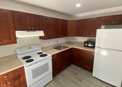 850 Sw 9th Avenue - Photo 1