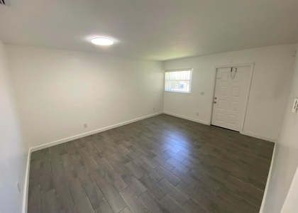 850 Sw 9th Avenue - Photo 1