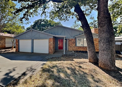 4814 Crest Drive - Photo 1
