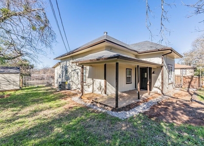 505 N Lamar Street - Photo 1