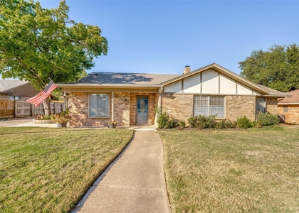 1021 Auburn Drive - Photo 1