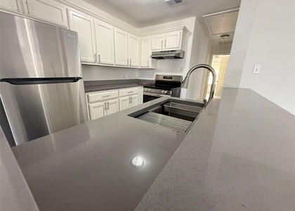 2601 N Hickory Street - Photo 1