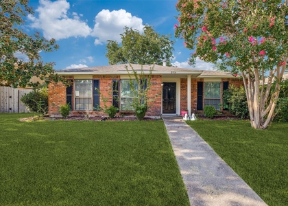 8914 Vernon Drive - Photo 1