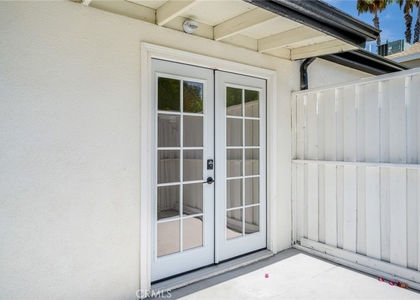 22432 Burbank - Photo 1