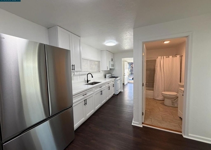 723 Florida St - Photo 1