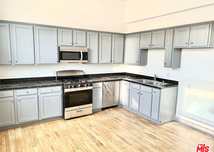 726 S Santa Fe Avenue - Photo 1