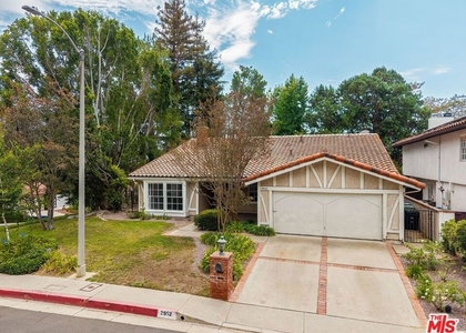 2952 Bottlebrush Drive - Photo 1