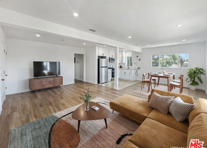 1100 S Inglewood - Photo 1