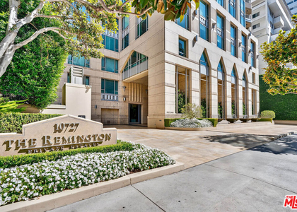 10727 Wilshire Boulevard - Photo 1