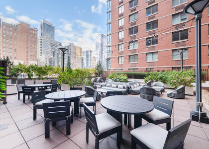 400 West 37th St - Photo 1