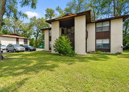 477 Crabapple Court - Photo 1