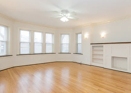 7440 N Claremont Avenue - Photo 1